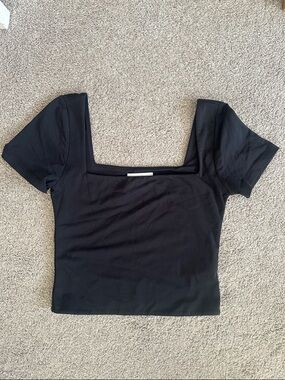Aritzia Black Square-Neck Short Sleeve Crop Top